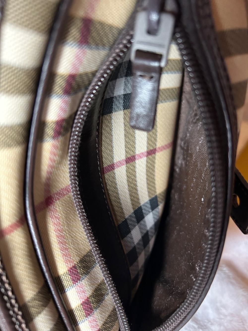 399. Burberry Beige Nova Check Crossbody w/coa - Picture 10 of 11